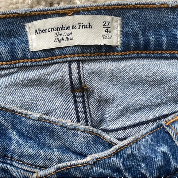 Abercrombie High Rise Curve Love Dad Jeans - Picture 2 of 11